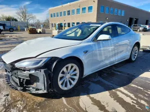 Tesla Model S 2016