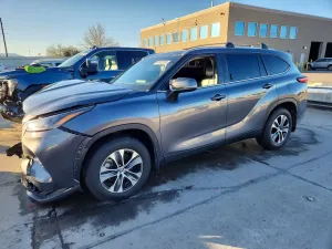 Toyota Highlander 2.4L 4 2023