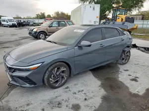 Hyundai Elantra 2.0L 4 2025