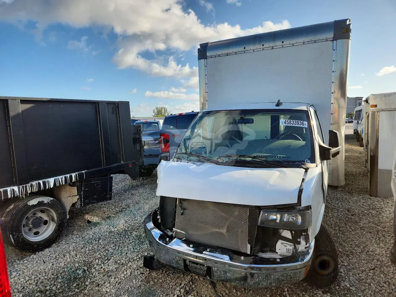 GMC Savana 6.6L 8 2025