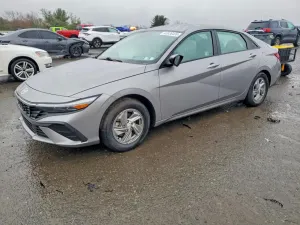 Hyundai Elantra 2.0L 4 2025