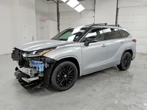 Toyota Highlander 2.4L 4 2023