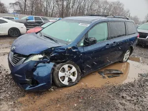 Toyota Sienna 3.5L 6 2011