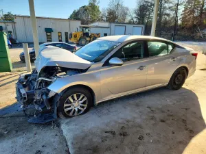 Nissan Altima 2.5L 4 2020