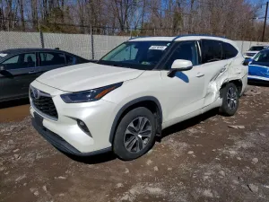 Toyota Highlander 3.5L 6 2021