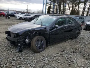 Hyundai Elantra 2.0L 4 2023