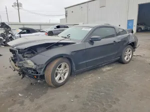 Ford Mustang 3.7L 6 2013