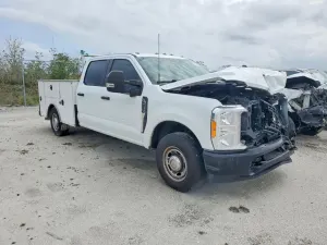 Ford F-350 6.8L 8 2023