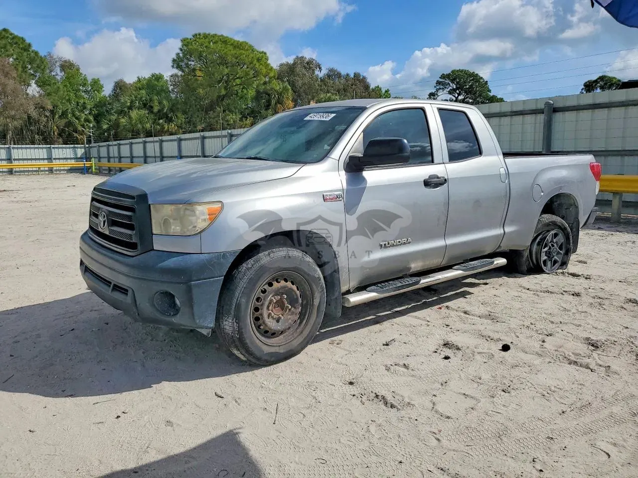 Toyota Tundra 5.7L 8 2011