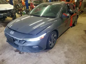 Hyundai Elantra 2.0L 4 2025