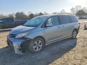 Toyota Sienna 3.5L 6 2019