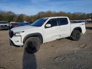 Nissan Frontier 3.8L 6 2023