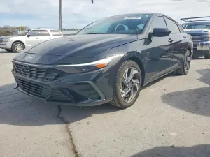 Hyundai Elantra 2.0L 4 2025