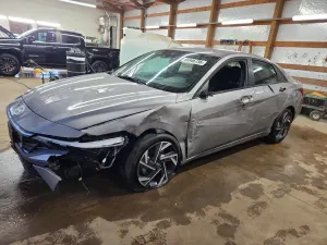 Hyundai Elantra 2.0L 4 2025