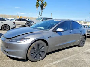 Tesla Model Y 2025