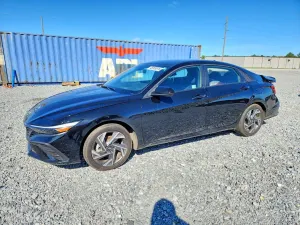 Hyundai Elantra 2.0L 4 2025
