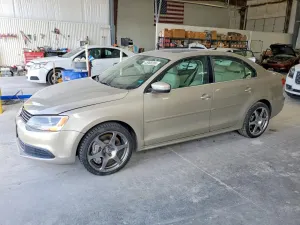 Volkswagen Jetta 2.0L 4 2013