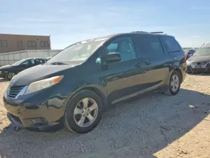 Toyota Sienna 3.5L 6 2015