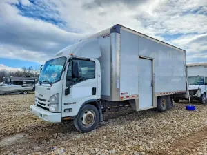 Isuzu NPR 6.6L 8 2021