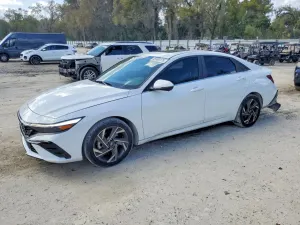 Hyundai Elantra 2.0L 4 2024