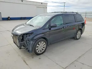 Toyota Sienna 3.5L 6 2016