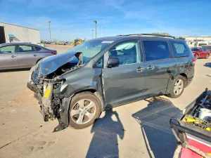 Toyota Sienna 3.5L 6 2013