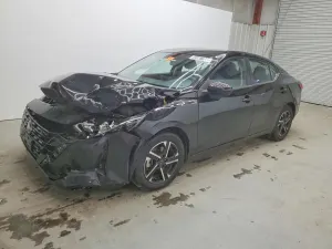 Nissan Sentra 2.0L 4 2025