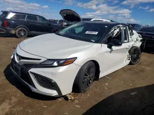 Toyota Camry 2.5L 4 2021
