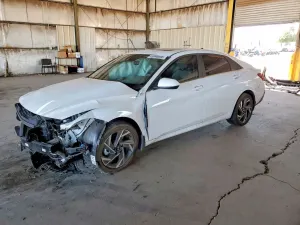 Hyundai Elantra 2.0L 4 2025