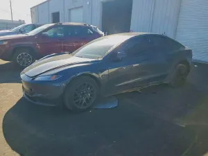 Tesla Model 3 2025