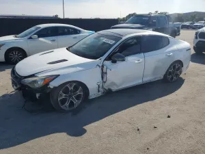 Kia Stinger 2.0L 4 2021
