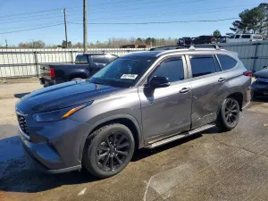 Toyota Highlander 2.4L 4 2023
