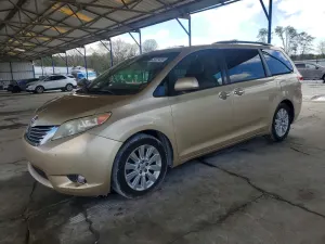 Toyota Sienna 3.5L 6 2011
