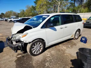 Toyota Sienna 3.5L 6 2016
