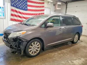 Toyota Sienna 3.5L 6 2012