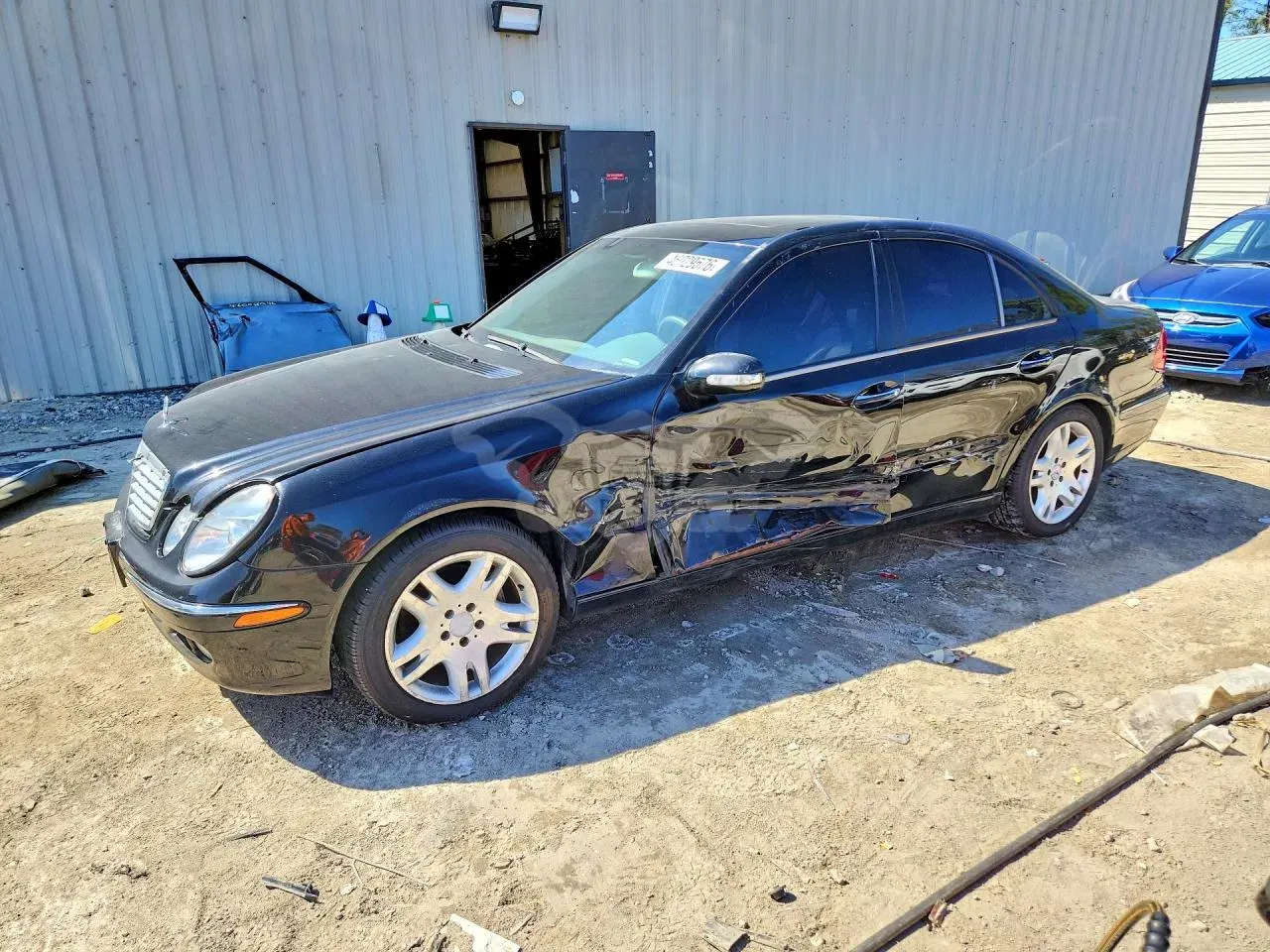 Mercedes-Benz E 5.0L 8 2003