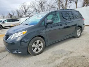 Toyota Sienna 3.5L 6 2014