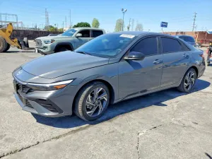 Hyundai Elantra 2.0L 4 2025