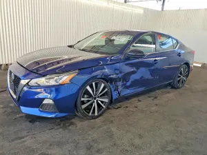 Nissan Altima 2.0L 4 2022