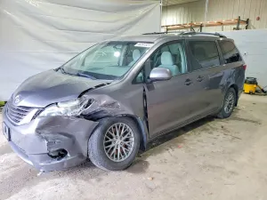 Toyota Sienna 3.5L 6 2015