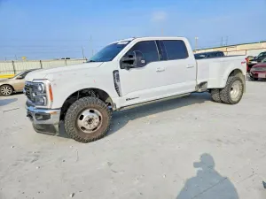 Ford F-350 6.7L 8 2023