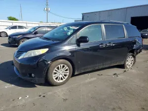 Toyota Sienna 3.5L 6 2017