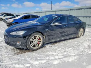 Tesla Model S 2015