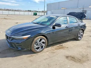 Hyundai Elantra 2.0L 4 2025