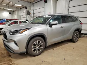 Toyota Highlander 3.5L 6 2021