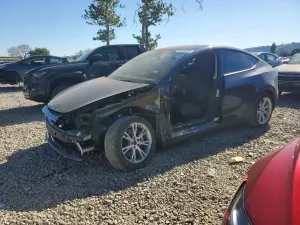 Tesla Model Y 2025