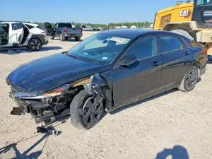 Hyundai Elantra 2.0L 4 2023