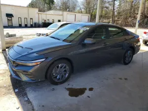 Hyundai Elantra 2.0L 4 2024