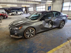 Nissan Altima 2.5L 4 2021