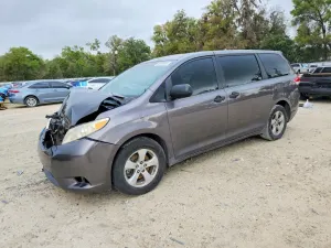 Toyota Sienna 2.7L 4 2011